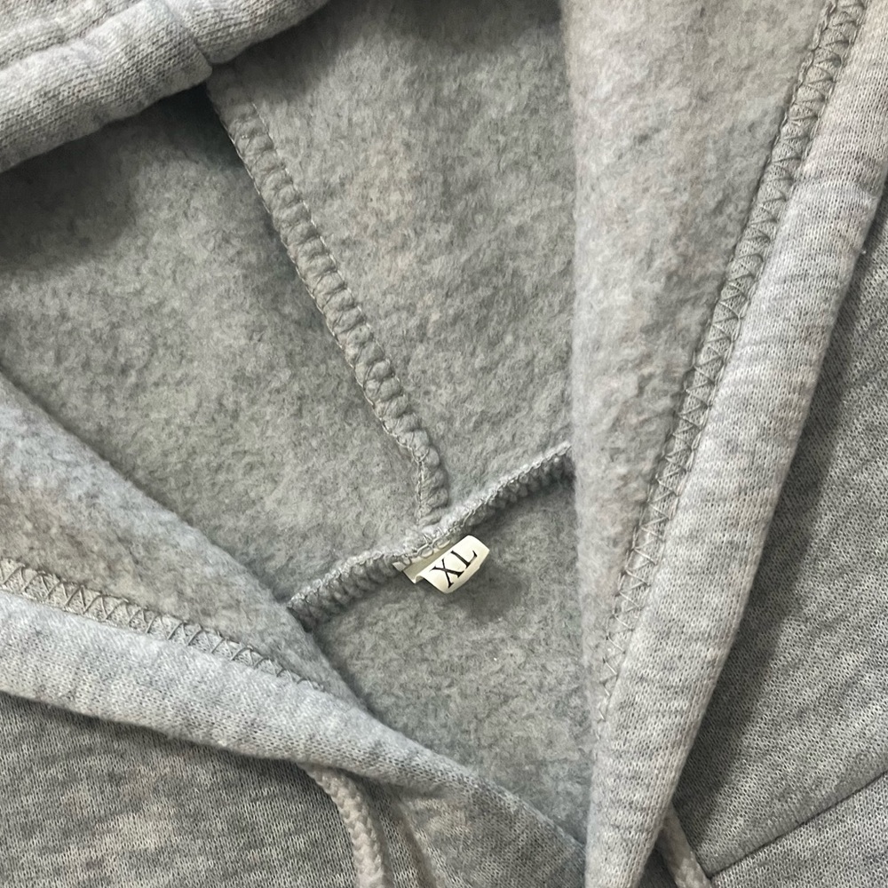 Cute vintage sweatshirt!